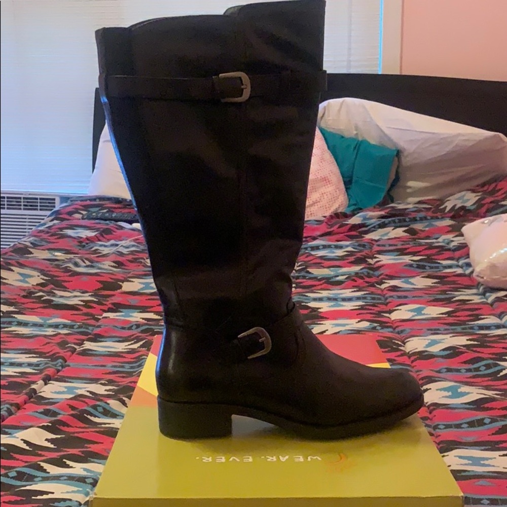 Black Boots